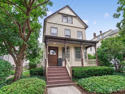 81 Louis St