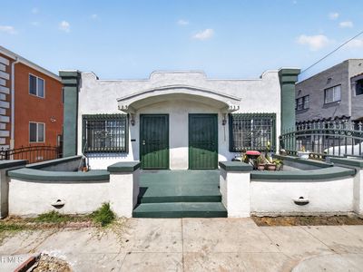 535 W 54th St