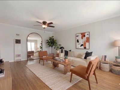 1227 E 1st St APT 2C