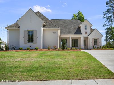 102 Grayson Way
