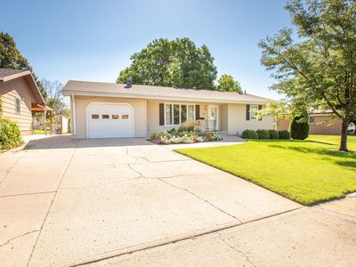 303 Elizabeth Ln