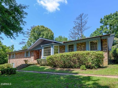 5411 Powell Dr