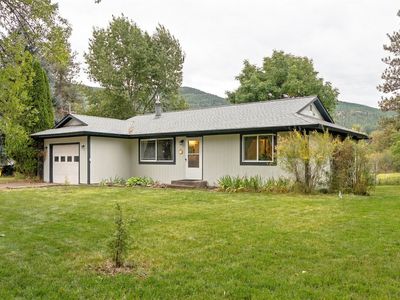 1375 Wood Hill Ct