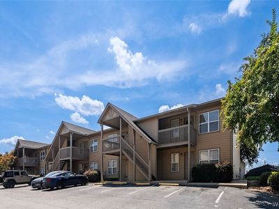 210 15th St E APT 4