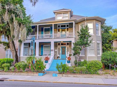 18 Cordova St
