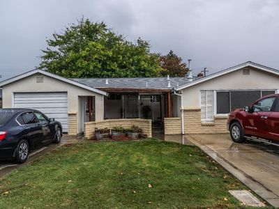 717 Olive Ct