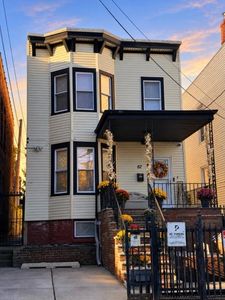 67 Clendenny Ave