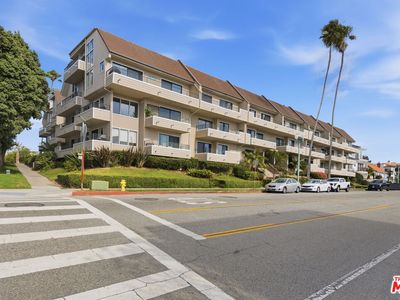 700 Esplanade APT 30