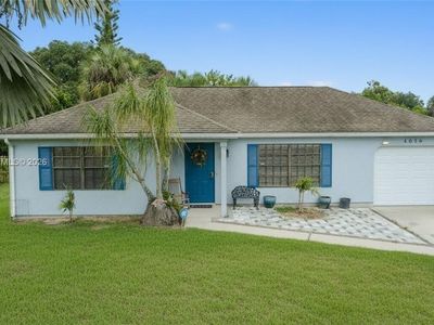 4016 E Sunflower Cir