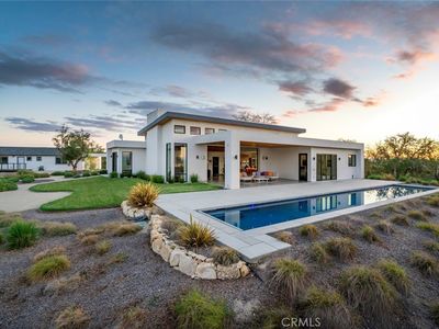 705 Sequoia Ln