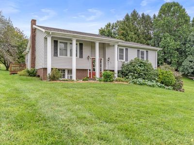 116 Sherry Ln