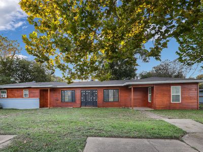 17 Macarthur Dr