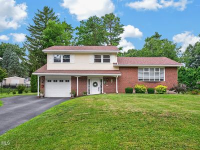 Property at 11 Evergreen Drive, Voorheesville, NY