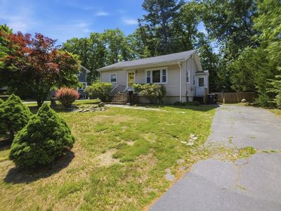 37 Courier St