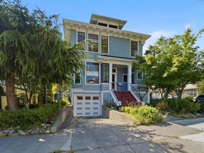 Chestnut St