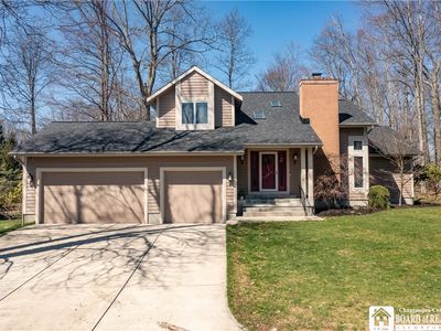 61 Parkdale Dr