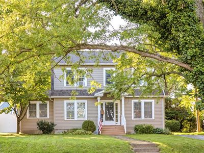32 Maxwell Ave