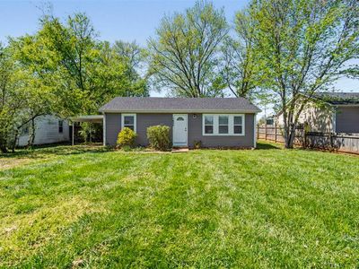 1605 Media Dr