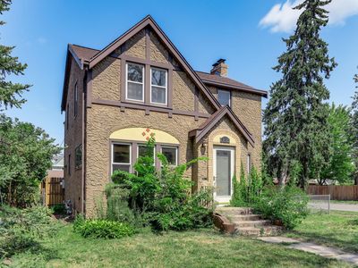 251 Stevens St W