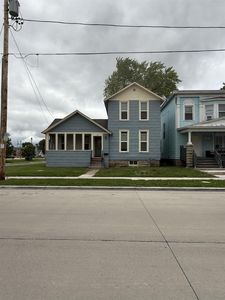 720 West LINCOLN AVENUE