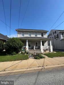 130 E State St #132