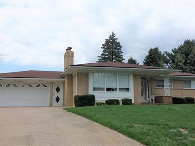 831 Sunnybeach Blvd