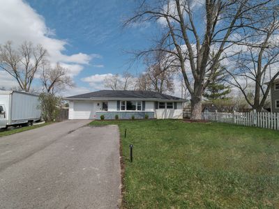 Property at 2414 Deerpath Dr, Lindenhurst, IL