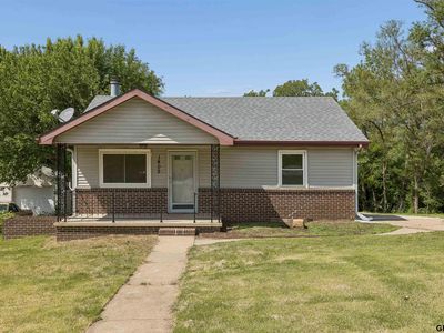 1402 Main St