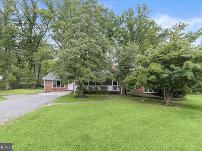 2 Greenlea Dr