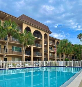 2525 W Bay Dr APT C34