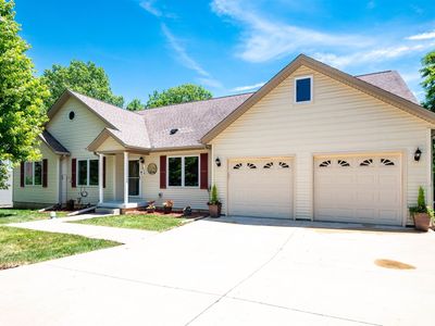 1434 W Tiffany Dr