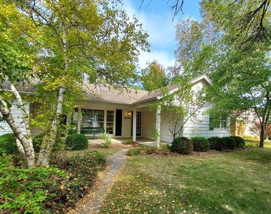 800 East Hermitage ROAD