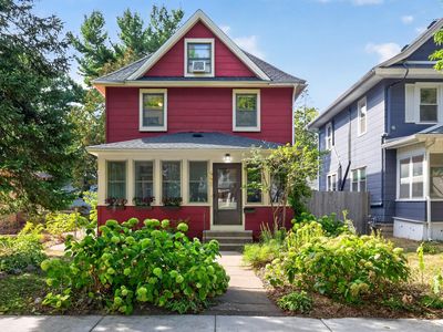 449 Herschel St