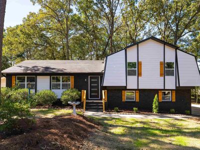909 Colonial Dr