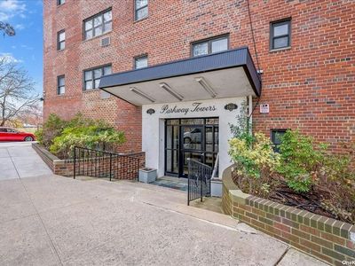1910 Pelham Parkway S UNIT 6D