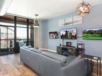 310 S 4th St UNIT 707