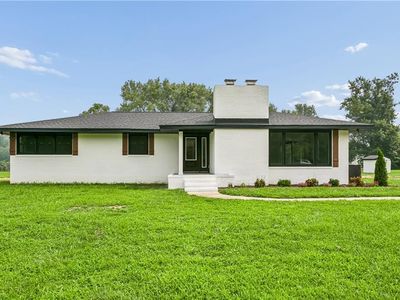 4450 Rochambeau Dr
