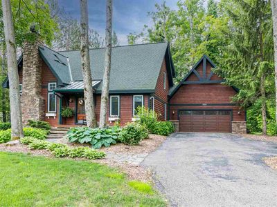 235 Meadow Wood Dr