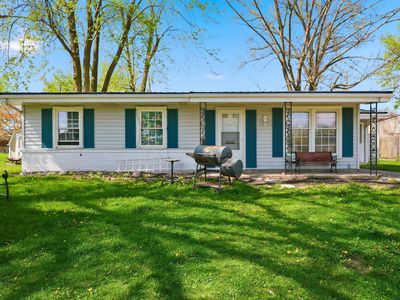 214 W Crown Ln