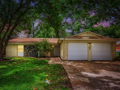 1208 Darlene Ln