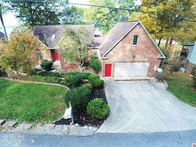 138 Elizabeth Dr