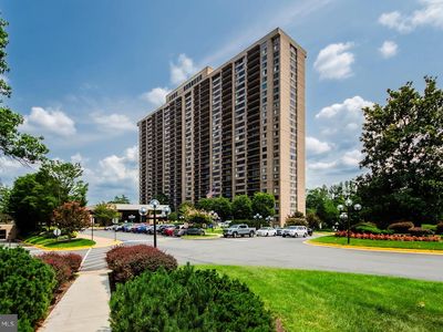3705 S George Mason Dr APT 902S