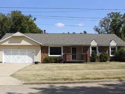 1054 S Peach Tree Avenue