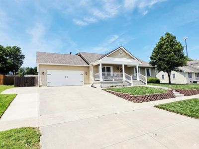 1125 Manor Dr