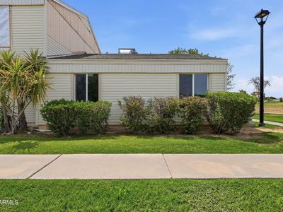 602 E STRAHAN Drive