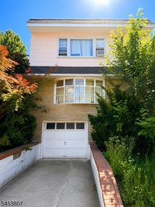 52 Valley St