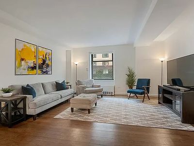 100 W 58th St APT 3C