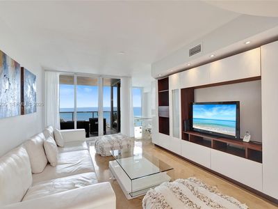 19111 Collins Ave APT 607