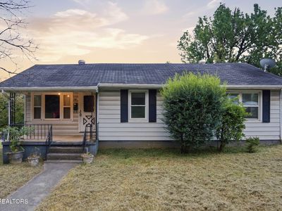 820 W Emerald Ave