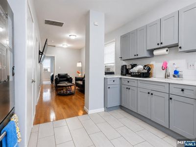 30 W 49th St